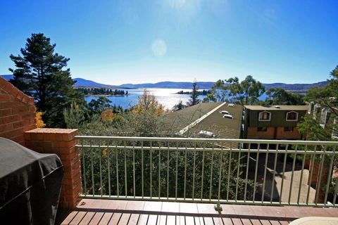 Twin Seasons 4 - Lake And Mountain Views - Accommodation Adelaide 0