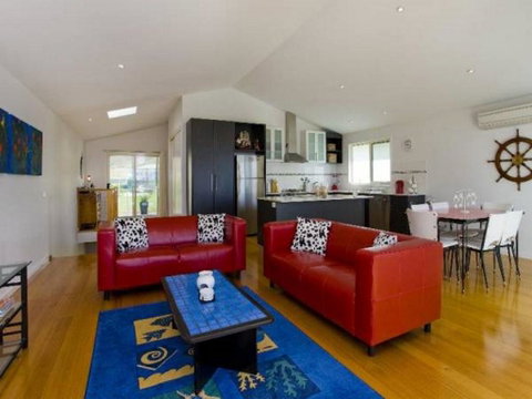 Two Views - Accommodation Adelaide 3
