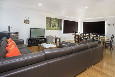 Twynam House - Jindabyne - Accommodation Adelaide 1