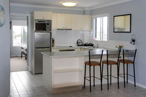 Unit 9 Bellevue - Accommodation Adelaide 3