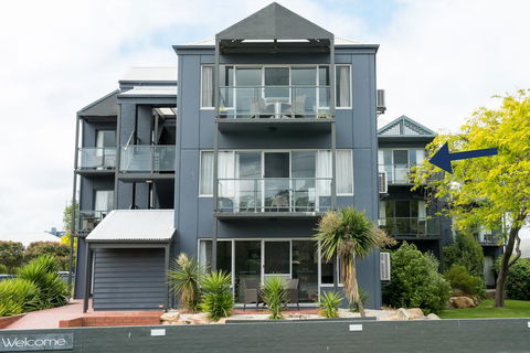 Unit 9 Bellevue - Accommodation Adelaide 0