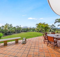 Unrivaled Ocean and City views from Resort Style 3bed with Garden - Accommodation Adelaide