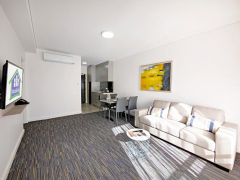 Value Suites Penrith - Accommodation Adelaide 1