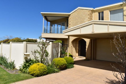 VIEWS FOREVER - INVERLOCH - Accommodation Adelaide 0