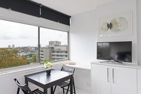 Views To Die For// Studio Rushcutters Bay // Free Parking - Accommodation Adelaide 3