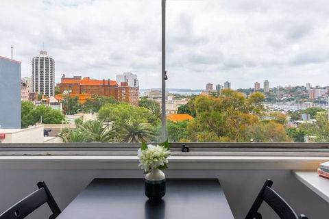 Views To Die For// Studio Rushcutters Bay // Free Parking - Accommodation Adelaide 2