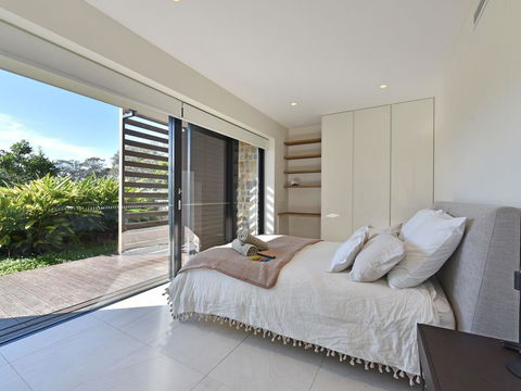 Villa Catania Waterside At Trinity Point - Accommodation Adelaide 1