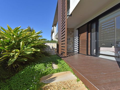 Villa Catania Waterside At Trinity Point - Accommodation Adelaide 2