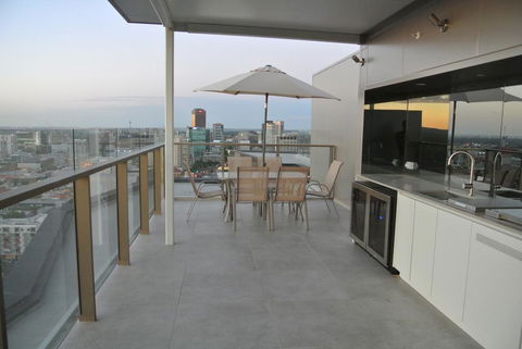 VUE Penthouse On King William - Accommodation Adelaide 0