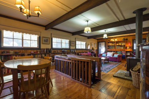 Walhalla Coach House - Accommodation Adelaide 3