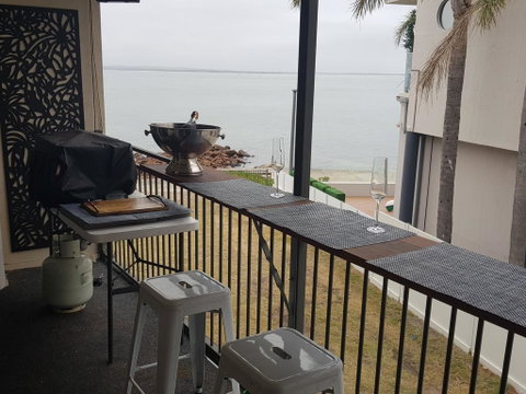 Waterfront 2 Bed Luxury Apartment In Corlette, Port Stephens - Sleeps 4 - Accommodation Adelaide 3