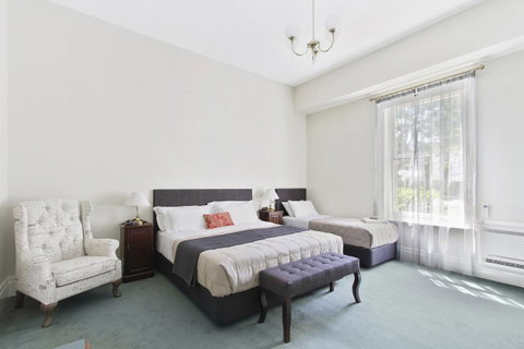 The Riversleigh - Accommodation Adelaide 8