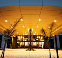 Quality Suites Seasons 5 - Accommodation Adelaide