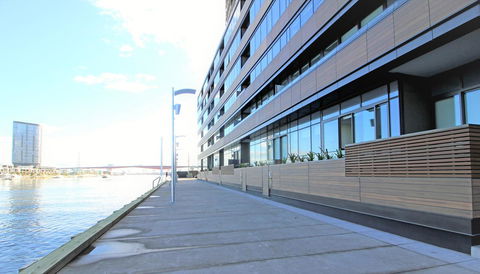Auzzie Apartments Docklands, Melbourne - Accommodation Adelaide 14