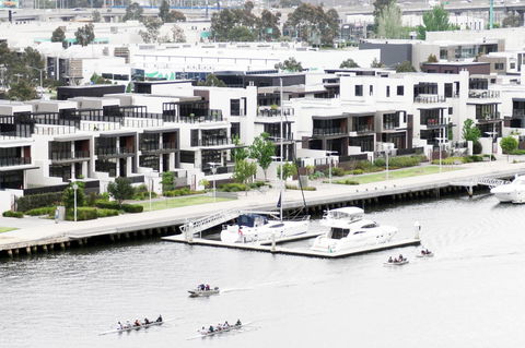 Auzzie Apartments Docklands, Melbourne - Accommodation Adelaide 8