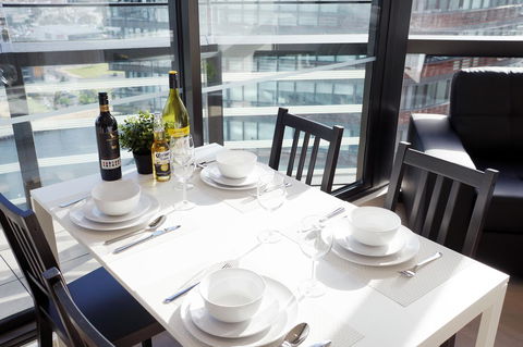 Auzzie Apartments Docklands, Melbourne - Accommodation Adelaide 31