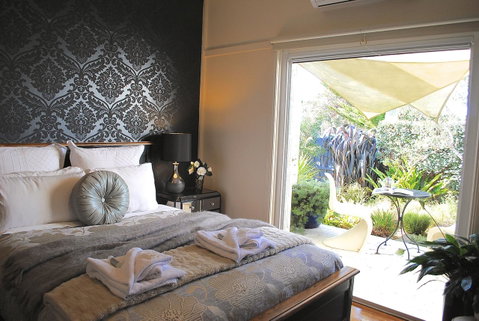 Bed Of Roses - Accommodation Adelaide 2