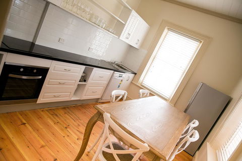 Cape Nelson Lighthouse - Accommodation Adelaide 6