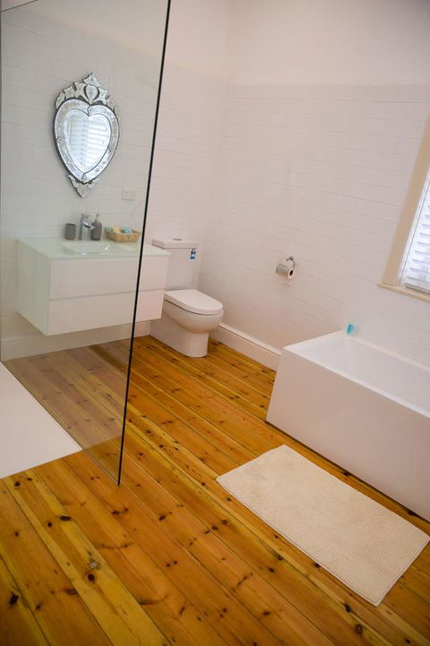 Cape Nelson Lighthouse - Accommodation Adelaide 5