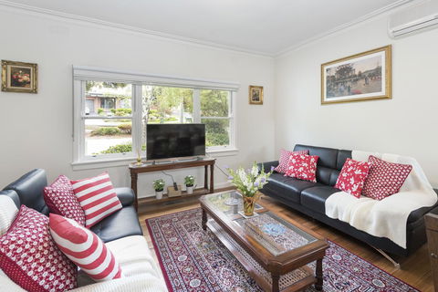 Hillside House - Accommodation Adelaide 3