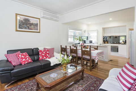 Hillside House - Accommodation Adelaide 1