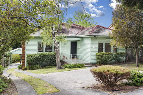 Hillside House - Accommodation Adelaide 0