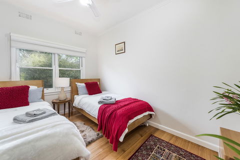 Hillside House - Accommodation Adelaide 5