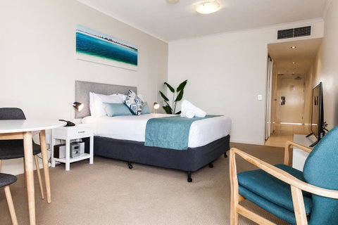 Ocean Views Resort Caloundra - Accommodation Adelaide 12