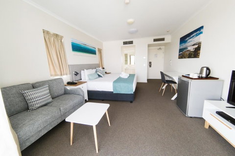 Ocean Views Resort Caloundra - Accommodation Adelaide 29