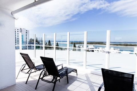 Ocean Views Resort Caloundra - Accommodation Adelaide 6