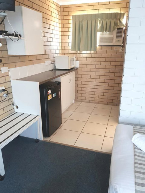 Twin Pines Motel - Accommodation Adelaide 12