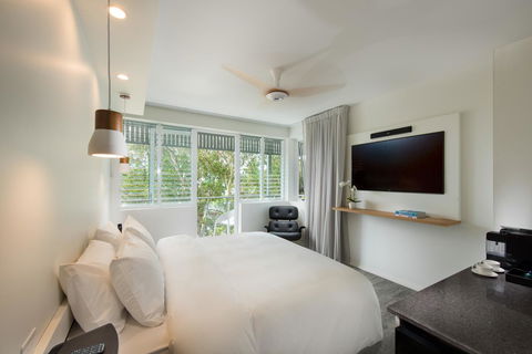 Heart Hotel And Gallery Whitsundays - Accommodation Adelaide 3