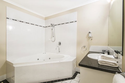 Regal Port Douglas - Accommodation Adelaide 9