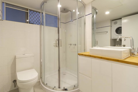 The White House Port Douglas - Accommodation Adelaide 4