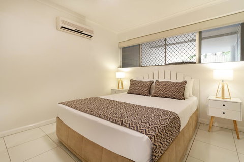 The White House Port Douglas - Accommodation Adelaide 8