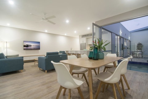 Pool Resort Port Douglas - Accommodation Adelaide 37