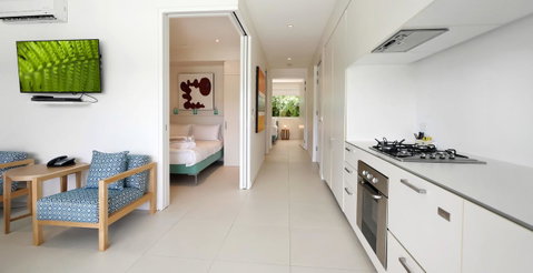 Pool Resort Port Douglas - Accommodation Adelaide 14