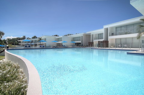 Pool Resort Port Douglas - Accommodation Adelaide 3