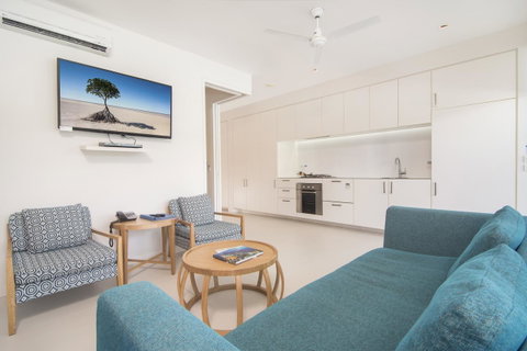 Pool Resort Port Douglas - Accommodation Adelaide 7