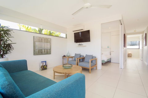 Pool Resort Port Douglas - Accommodation Adelaide 12