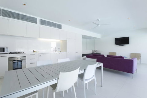 Pool Resort Port Douglas - Accommodation Adelaide 21