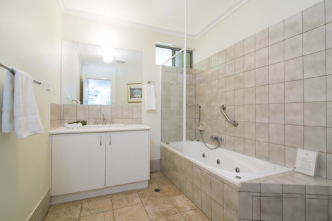 The Port Douglas Queenslander - Accommodation Adelaide 13