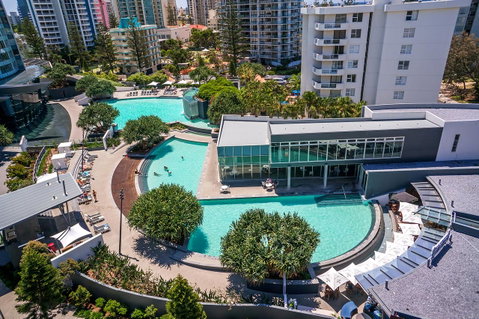 Q1 Resort & Spa - Official - Accommodation Adelaide 2