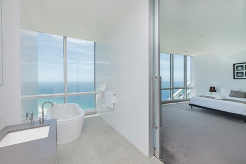 Q1 Resort & Spa - Official - Accommodation Adelaide 12