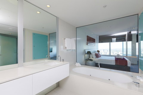 Q1 Resort & Spa - Official - Accommodation Adelaide 39