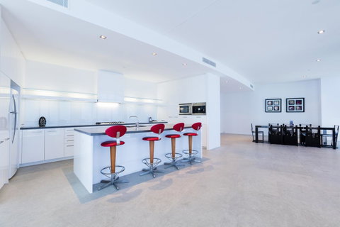 Q1 Resort & Spa - Official - Accommodation Adelaide 24