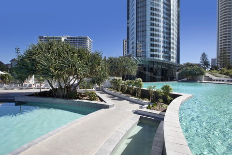 Q1 Resort & Spa - Official - Accommodation Adelaide 4