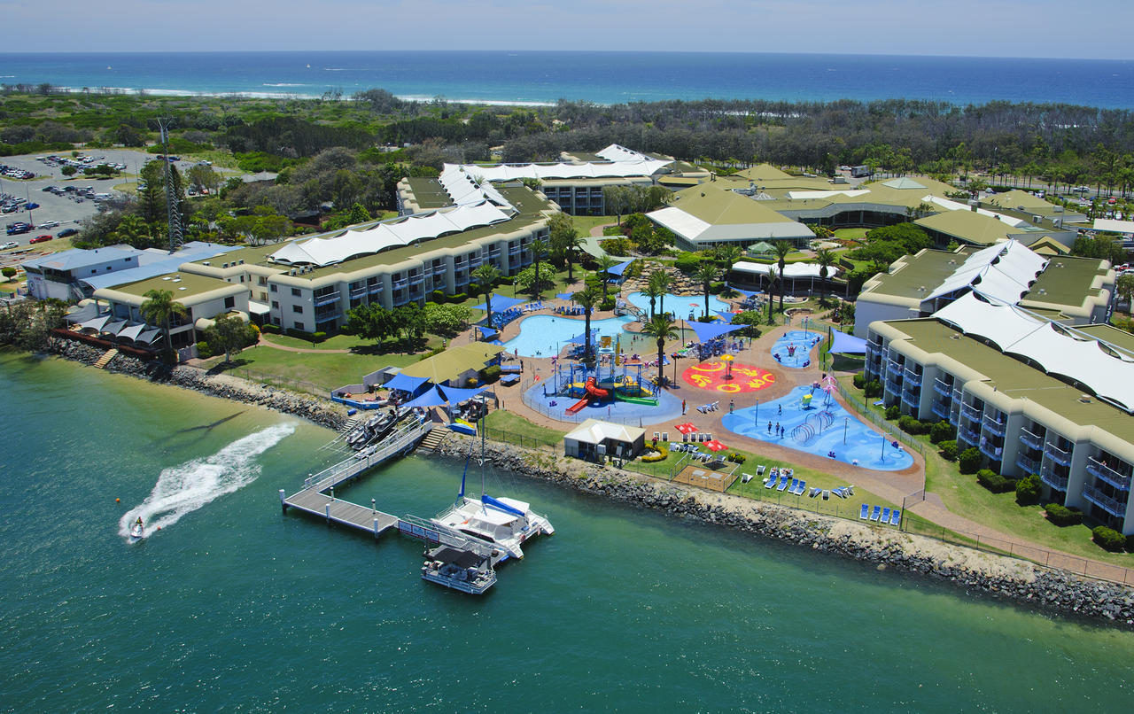 Main Beach QLD Accommodation Adelaide