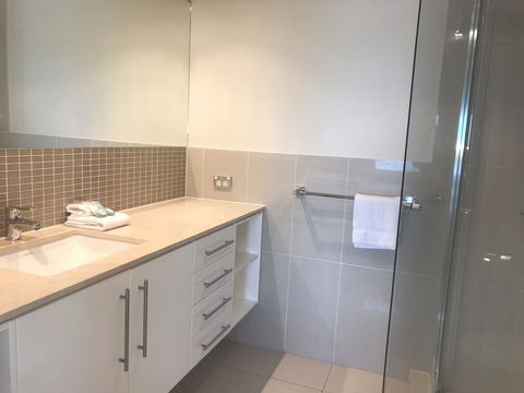 Proximity Waterfront Apartments - Accommodation Adelaide 11