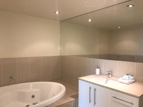 Proximity Waterfront Apartments - Accommodation Adelaide 12